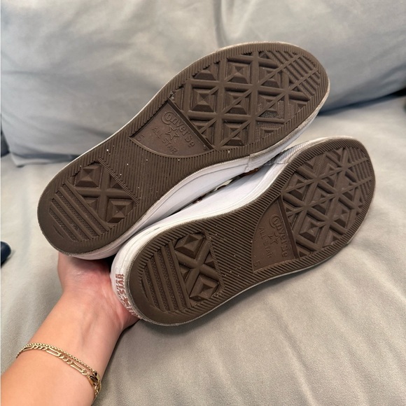 GUC Converse Low Top Leather Platform sneaker in white size 7W - Picture 5 of 8